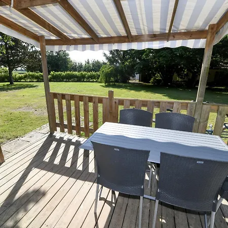 Domaine Les Rousselieres بيت للعطل اولونْ-سور-مير