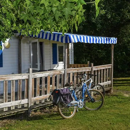 بيت للعطل Domaine Les Rousselieres *